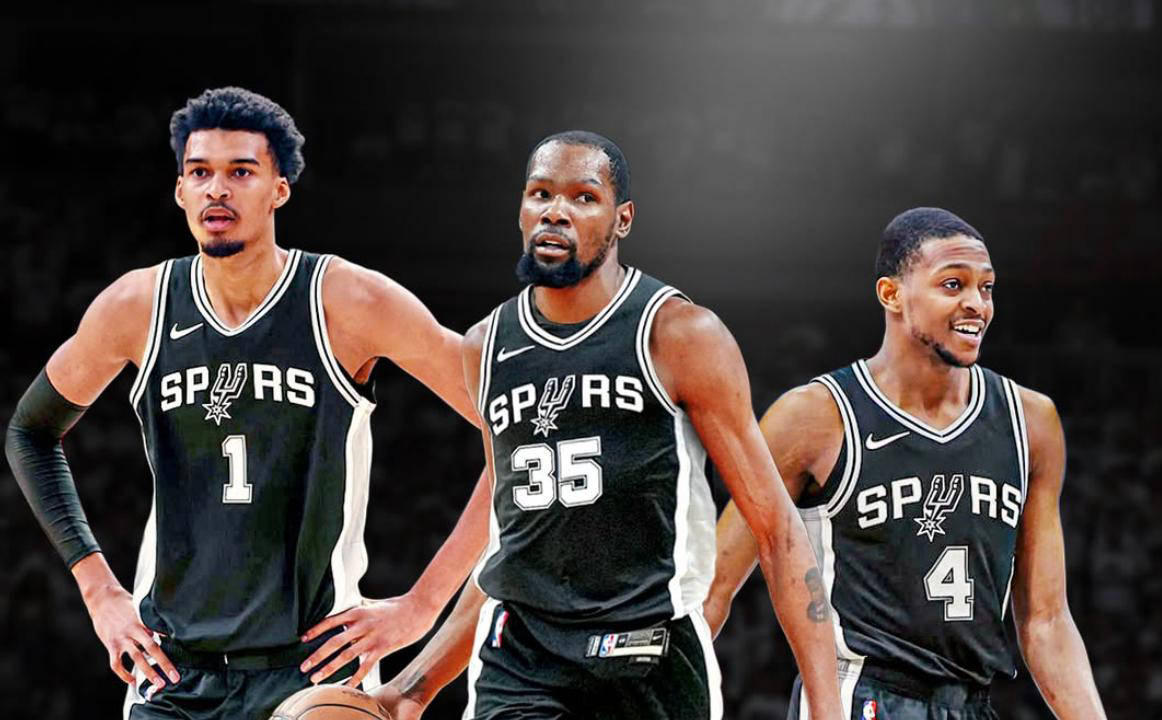 从前的对手再度相遇，博格巴与萨内欧冠相遇赛后寒暄（昔日对手再相逢：博格巴与萨内欧冠赛后寒暄）