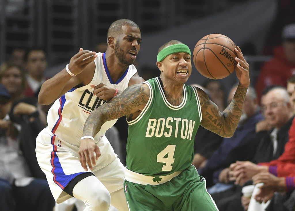 追梦将比肩库里，成为唯二代表勇士出战900场常规赛的球员（追梦将与库里并肩，成勇士队史仅两位常规赛出战900场的球员）