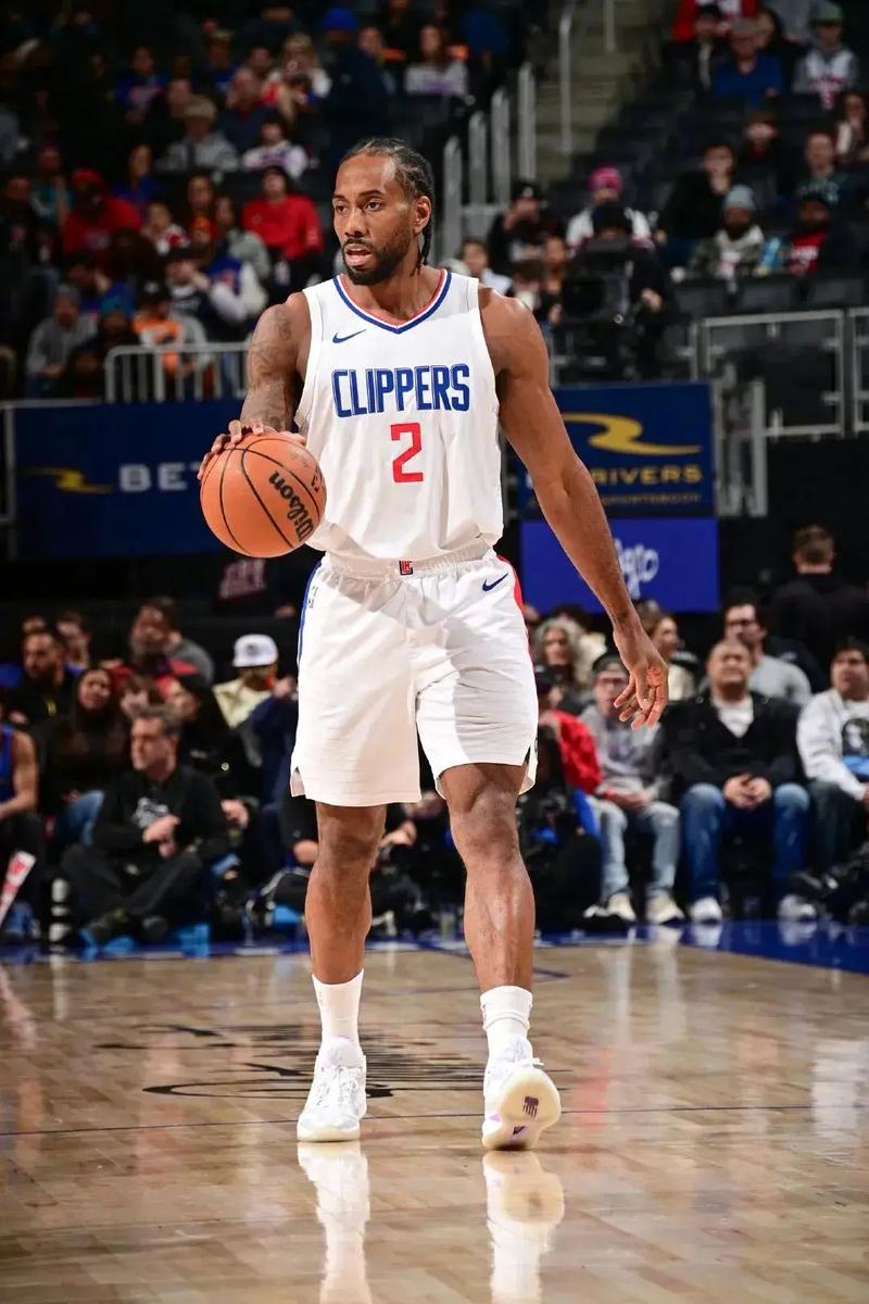 上海女排全锦赛夺冠 山东女排遗憾失利（上海女排捧得全锦赛冠军 山东女排抱憾落败）