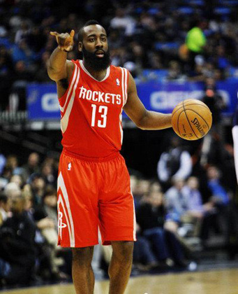 意甲最新积分战报：前2积分相同，米兰奇迹逆袭，热那亚绝杀（意甲积分榜更新：前两名同分，米兰上演奇迹逆转，热那亚压哨绝杀）