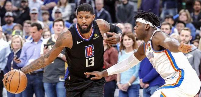 每体为巴萨评分：莱万9分最高，什琴斯尼4分最低（每体评巴萨：莱万9分居首，什琴斯尼4分垫底）